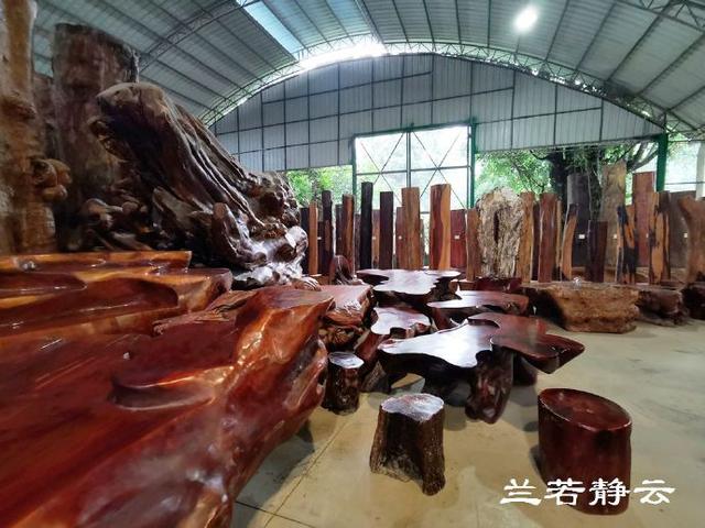 双流玉石翡翠原石的简单介绍-第31张图片-翡翠网 双流玉石翡翠原石的简单介绍-第31张图片-翡翠网