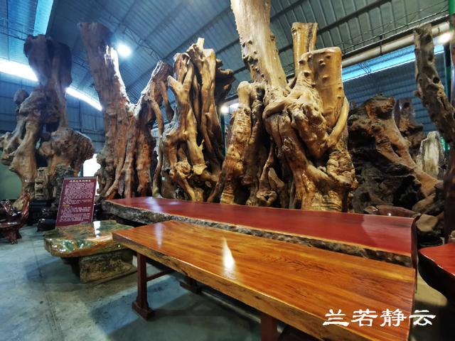 双流玉石翡翠原石的简单介绍-第33张图片-翡翠网 双流玉石翡翠原石的简单介绍-第33张图片-翡翠网