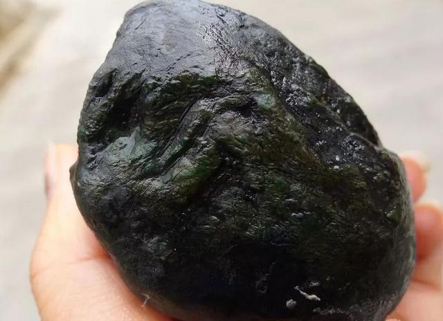 关于翡翠巨蟒价格的信息-第7张图片-翡翠网 关于翡翠巨蟒价格的信息-第7张图片-翡翠网