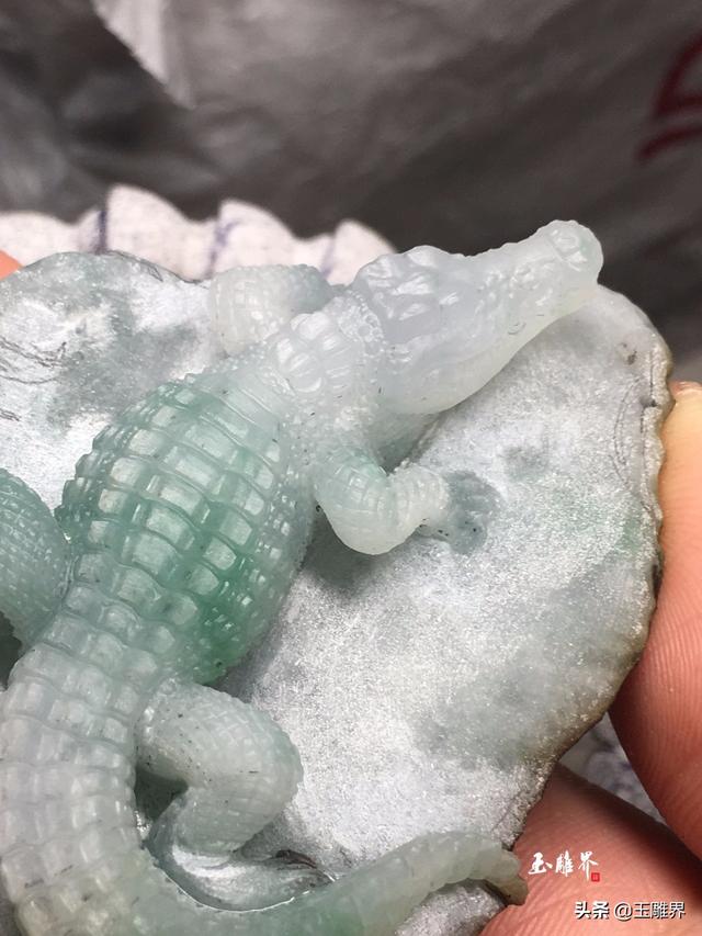翡翠原石长方体用什么雕刻,翡翠原石怎么雕刻-第8张图片-翡翠网
