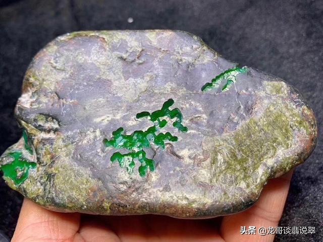 翡翠原石场口基本知识,翡翠石皮断玉知识-第2张图片-翡翠网 翡翠原石场口基本知识,翡翠石皮断玉知识-第2张图片-翡翠网