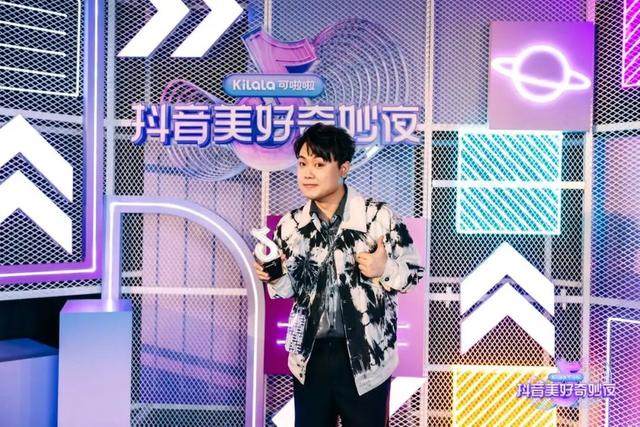 菜棚哥姚大唱歌视频模仿抖音菜换肉-第9张图片-翡翠网