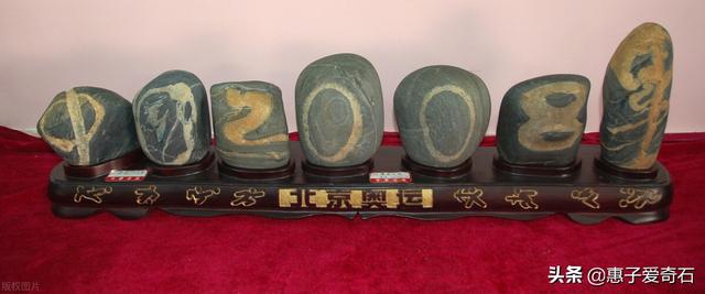 铜陵鉴定翡翠的地方铜陵翡翠原石蓝色-第17张图片-翡翠网 铜陵鉴定翡翠的地方铜陵翡翠原石蓝色-第17张图片-翡翠网