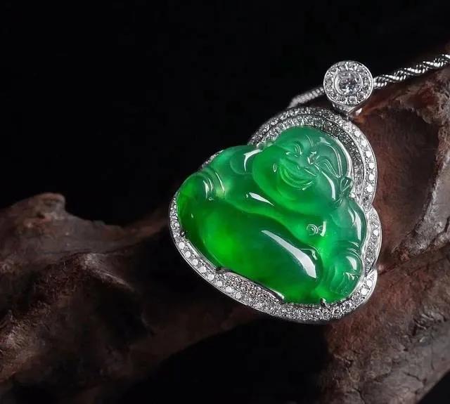 翡翠摆件雕工费,翡翠雕工价格及图片-第8张图片-翡翠网 翡翠摆件雕工费,翡翠雕工价格及图片-第8张图片-翡翠网