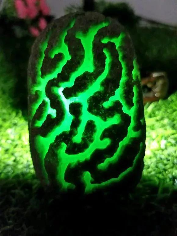 翡翠为什么要选择原石翡翠草绿晴底原石做什么好-第3张图片-翡翠网 翡翠为什么要选择原石翡翠草绿晴底原石做什么好-第3张图片-翡翠网