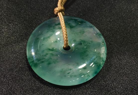 翡翠原石通透的原石肉好吗,高科技看翡翠原石-第8张图片-翡翠网 翡翠原石通透的原石肉好吗,高科技看翡翠原石-第8张图片-翡翠网