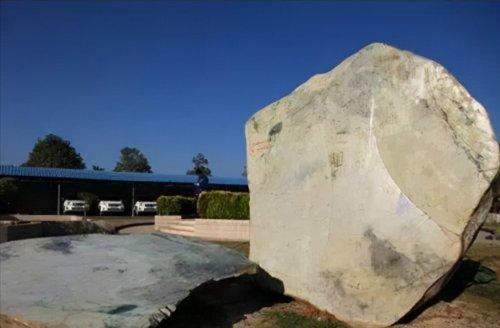 50万翡翠原石真品图片,红宝石原石鉴定-第2张图片-翡翠网 50万翡翠原石真品图片,红宝石原石鉴定-第2张图片-翡翠网