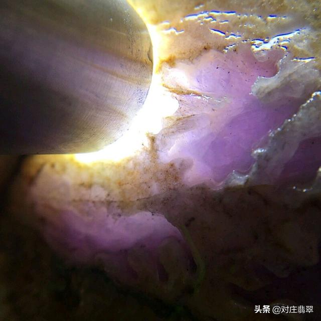 翡翠毛料原石,翡翠原石的玩法和注意事项-第7张图片-翡翠网 翡翠毛料原石,翡翠原石的玩法和注意事项-第7张图片-翡翠网