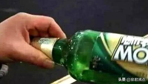 啤酒瓶加工手镯教程,用啤酒瓶制作翡翠手镯-第2张图片-翡翠网 啤酒瓶加工手镯教程,用啤酒瓶制作翡翠手镯-第2张图片-翡翠网