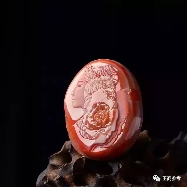 糯冰翡翠手镯美女,糯冰黄翡手镯-第2张图片-翡翠网 糯冰翡翠手镯美女,糯冰黄翡手镯-第2张图片-翡翠网