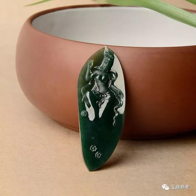 糯冰翡翠手镯美女,糯冰黄翡手镯-第15张图片-翡翠网 糯冰翡翠手镯美女,糯冰黄翡手镯-第15张图片-翡翠网