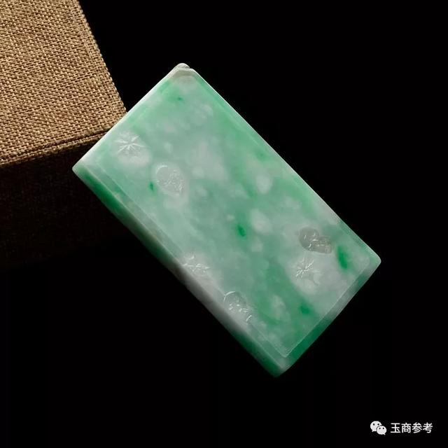 糯冰翡翠手镯美女,糯冰黄翡手镯-第24张图片-翡翠网 糯冰翡翠手镯美女,糯冰黄翡手镯-第24张图片-翡翠网