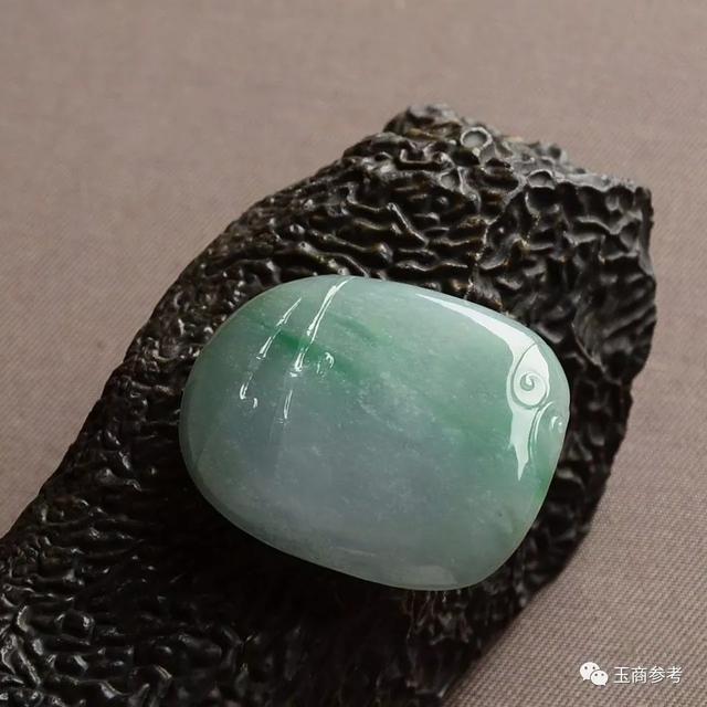 糯冰翡翠手镯美女,糯冰黄翡手镯-第45张图片-翡翠网 糯冰翡翠手镯美女,糯冰黄翡手镯-第45张图片-翡翠网