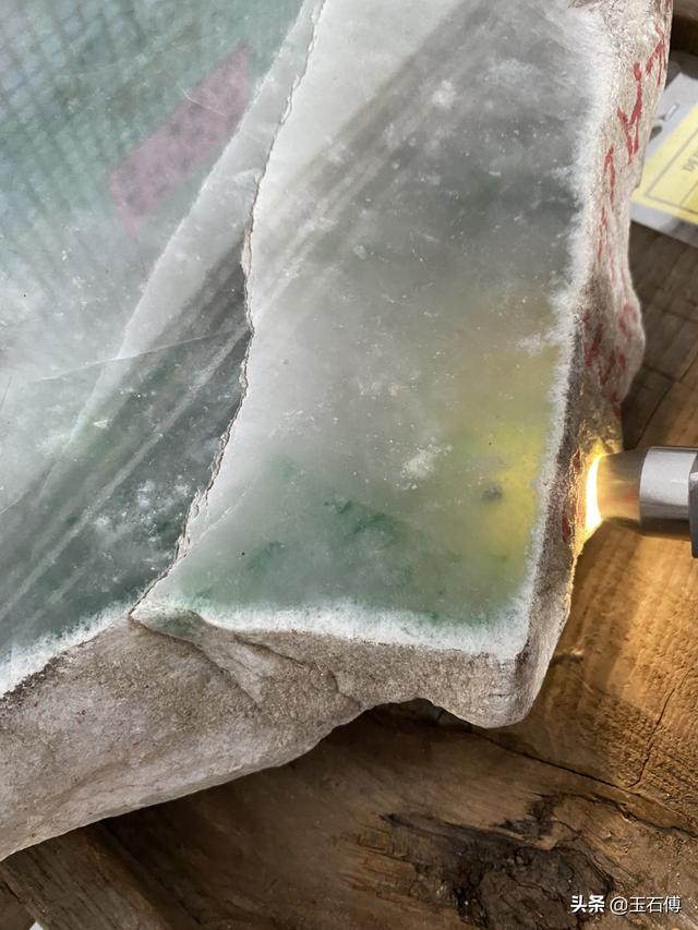 包含大叔的木那翡翠原石的词条-第1张图片-翡翠网 包含大叔的木那翡翠原石的词条-第1张图片-翡翠网