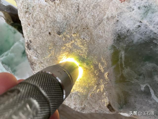 包含大叔的木那翡翠原石的词条-第12张图片-翡翠网 包含大叔的木那翡翠原石的词条-第12张图片-翡翠网