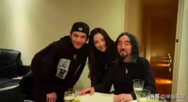 关于一亿多的翡翠手镯到哪买的信息-第2张图片-翡翠网 关于一亿多的翡翠手镯到哪买的信息-第2张图片-翡翠网