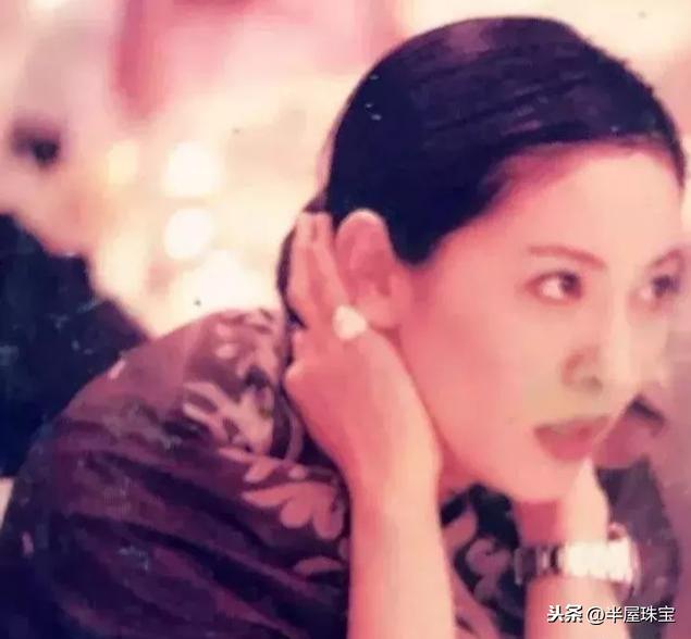 关于一亿多的翡翠手镯到哪买的信息-第10张图片-翡翠网 关于一亿多的翡翠手镯到哪买的信息-第10张图片-翡翠网