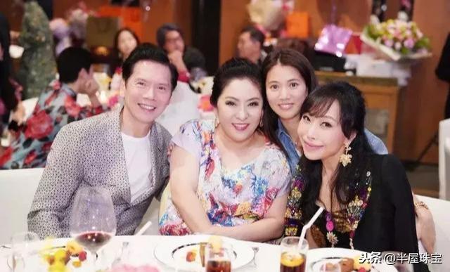 关于一亿多的翡翠手镯到哪买的信息-第12张图片-翡翠网 关于一亿多的翡翠手镯到哪买的信息-第12张图片-翡翠网