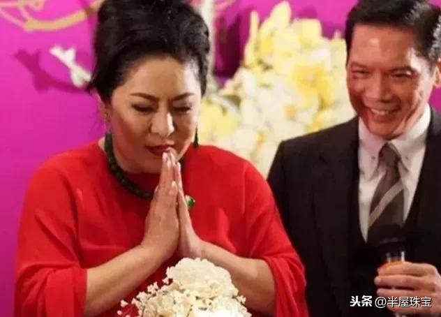 关于一亿多的翡翠手镯到哪买的信息-第22张图片-翡翠网 关于一亿多的翡翠手镯到哪买的信息-第22张图片-翡翠网