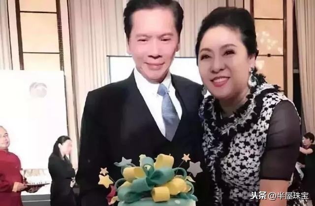 关于一亿多的翡翠手镯到哪买的信息-第28张图片-翡翠网 关于一亿多的翡翠手镯到哪买的信息-第28张图片-翡翠网