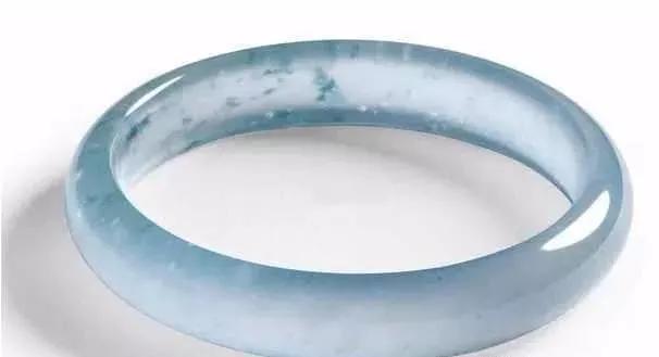 一男子给老婆买翡翠手镯,翡翠手镯带哪个手-第4张图片-翡翠网 一男子给老婆买翡翠手镯,翡翠手镯带哪个手-第4张图片-翡翠网