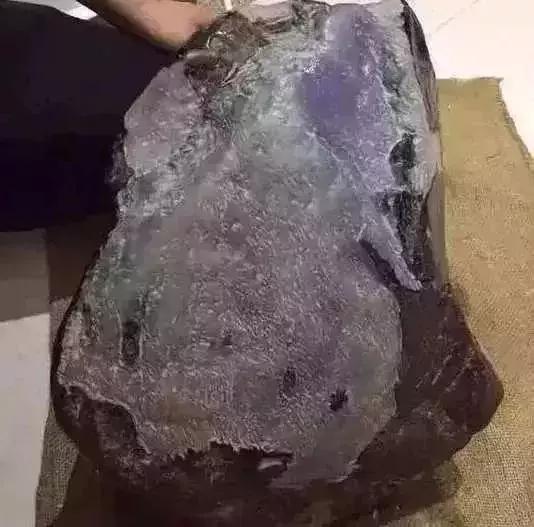 13吨翡翠原石价格表的简单介绍-第6张图片-翡翠网 13吨翡翠原石价格表的简单介绍-第6张图片-翡翠网