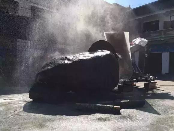 13吨翡翠原石价格表的简单介绍-第19张图片-翡翠网 13吨翡翠原石价格表的简单介绍-第19张图片-翡翠网