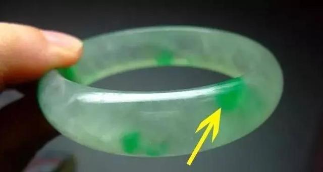 用紫光灯怎样鉴定玉石的真假翡翠真假鉴定方法简单紫光灯-第2张图片-翡翠网 用紫光灯怎样鉴定玉石的真假翡翠真假鉴定方法简单紫光灯-第2张图片-翡翠网