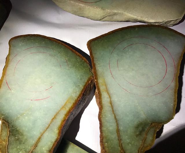 特别白肉的翡翠原石,莫弯基翡翠白肉-第3张图片-翡翠网 特别白肉的翡翠原石,莫弯基翡翠白肉-第3张图片-翡翠网