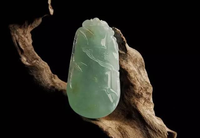 买翡翠口诀,挑选翡翠的水头四个口诀-第2张图片-翡翠网 买翡翠口诀,挑选翡翠的水头四个口诀-第2张图片-翡翠网