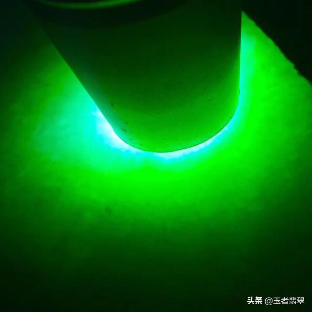 会卡青蛙皮翡翠原石的简单介绍-第5张图片-翡翠网 会卡青蛙皮翡翠原石的简单介绍-第5张图片-翡翠网