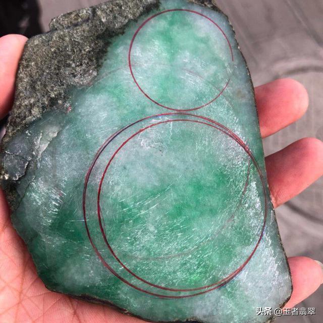 会卡青蛙皮翡翠原石的简单介绍-第7张图片-翡翠网 会卡青蛙皮翡翠原石的简单介绍-第7张图片-翡翠网