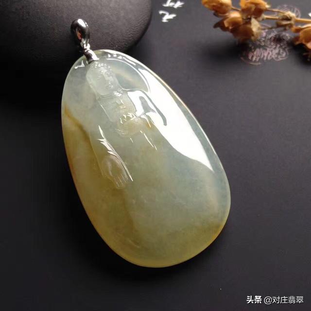 关于翡翠图片挂件的信息-第4张图片-翡翠网 关于翡翠图片挂件的信息-第4张图片-翡翠网