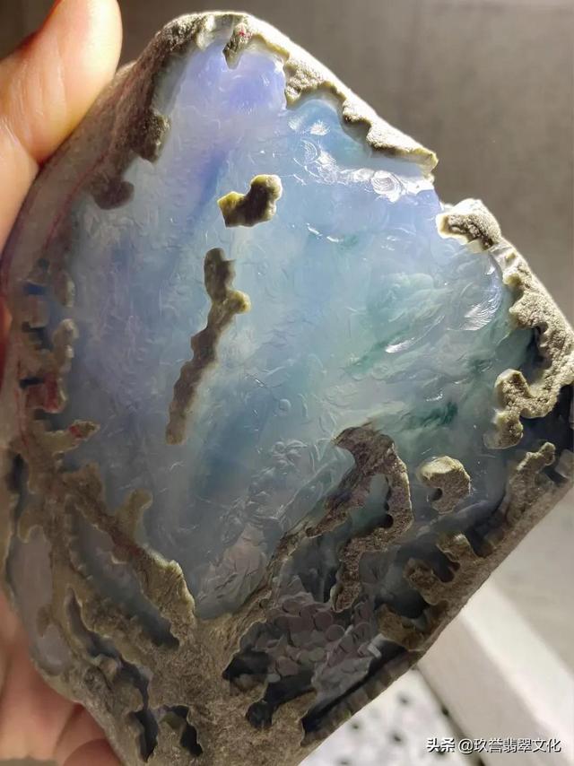 最大翡翠原石有多重翡翠原石放家收藏会变吗-第5张图片-翡翠网 最大翡翠原石有多重翡翠原石放家收藏会变吗-第5张图片-翡翠网