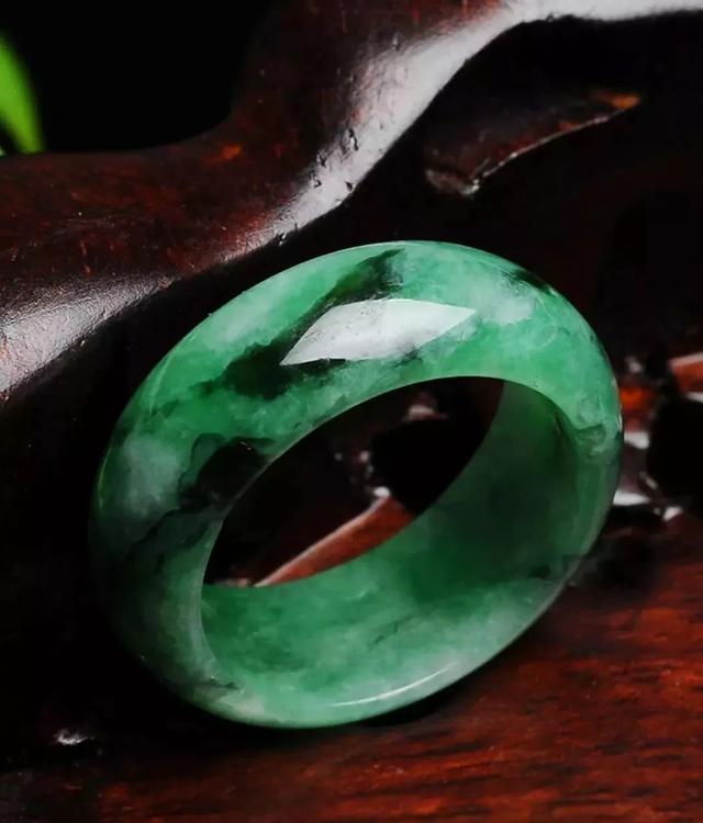 极品玻璃种翡翠价格河南玻璃种翡翠原石花青料-第5张图片-翡翠网 极品玻璃种翡翠价格河南玻璃种翡翠原石花青料-第5张图片-翡翠网