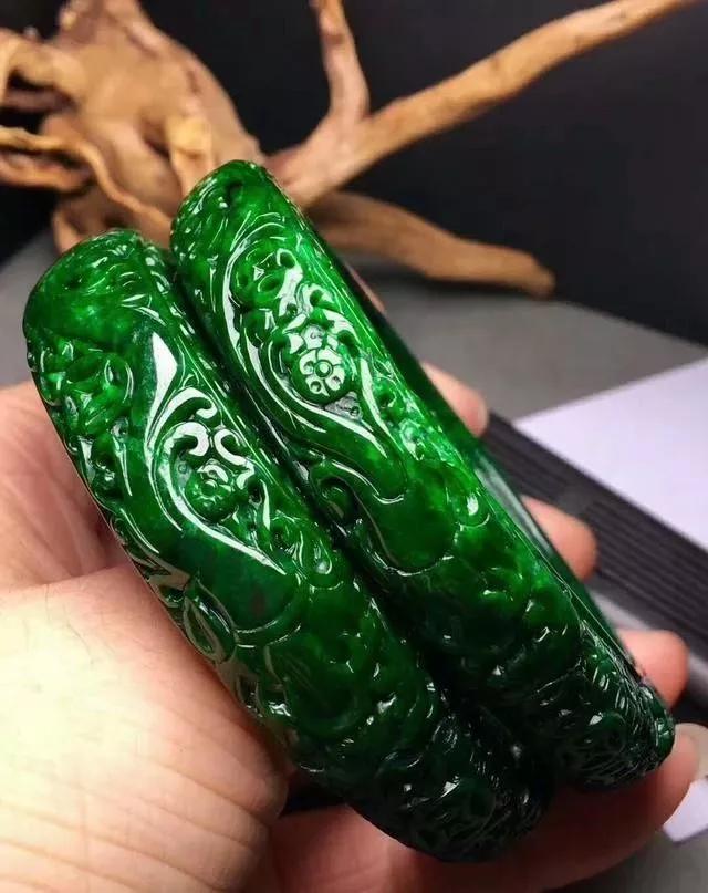 极品玻璃种翡翠价格河南玻璃种翡翠原石花青料-第10张图片-翡翠网 极品玻璃种翡翠价格河南玻璃种翡翠原石花青料-第10张图片-翡翠网