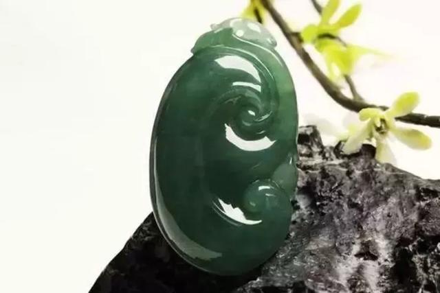 极品玻璃种翡翠价格河南玻璃种翡翠原石花青料-第15张图片-翡翠网 极品玻璃种翡翠价格河南玻璃种翡翠原石花青料-第15张图片-翡翠网