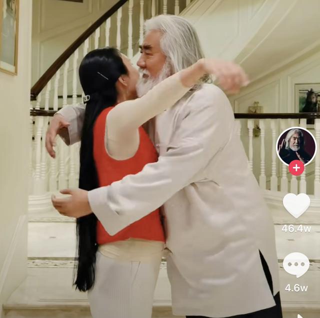 老婆翡翠手镯图片,男人戴银手镯别扭吗-第8张图片-翡翠网 老婆翡翠手镯图片,男人戴银手镯别扭吗-第8张图片-翡翠网