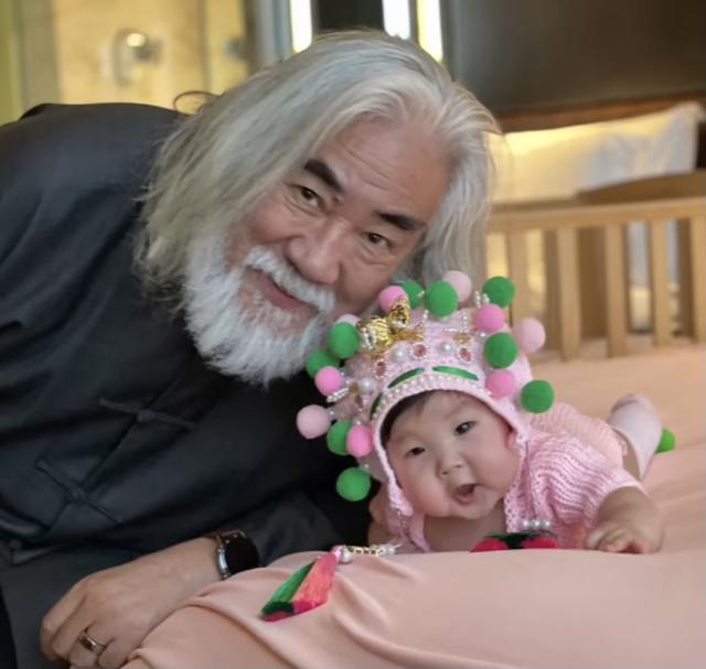 老婆翡翠手镯图片,男人戴银手镯别扭吗-第9张图片-翡翠网 老婆翡翠手镯图片,男人戴银手镯别扭吗-第9张图片-翡翠网