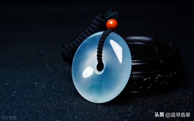 关于珠宝翡翠起荧光知识讲解的信息-第4张图片-翡翠网 关于珠宝翡翠起荧光知识讲解的信息-第4张图片-翡翠网