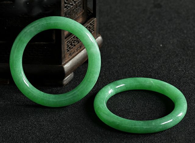 近期翡翠价格走势的简单介绍-第1张图片-翡翠网 近期翡翠价格走势的简单介绍-第1张图片-翡翠网