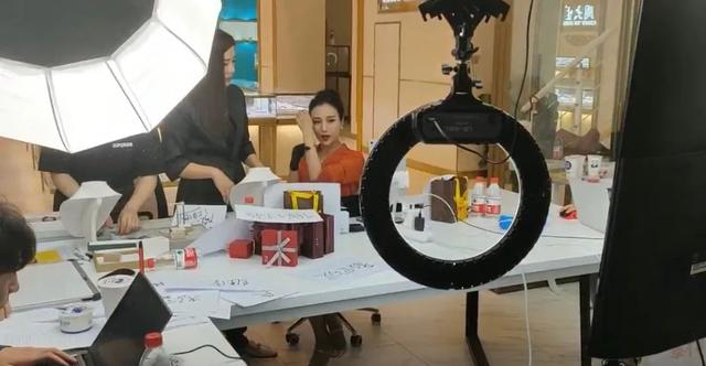 抖音国岳夫妇什么职业抖音国岳夫妻真实身份-第8张图片-翡翠网 抖音国岳夫妇什么职业抖音国岳夫妻真实身份-第8张图片-翡翠网