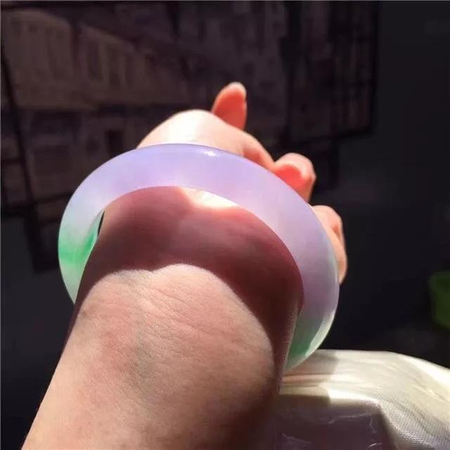 翡翠原石抛光有哪些好处翡翠和玉哪个养人-第8张图片-翡翠网 翡翠原石抛光有哪些好处翡翠和玉哪个养人-第8张图片-翡翠网