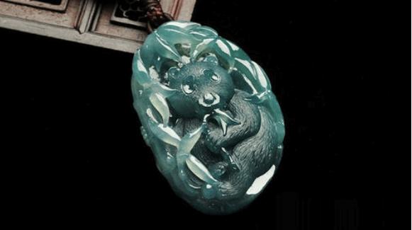 糯种满绿翡翠挂件价格,什么是糯种翡翠-第4张图片-翡翠网 糯种满绿翡翠挂件价格,什么是糯种翡翠-第4张图片-翡翠网