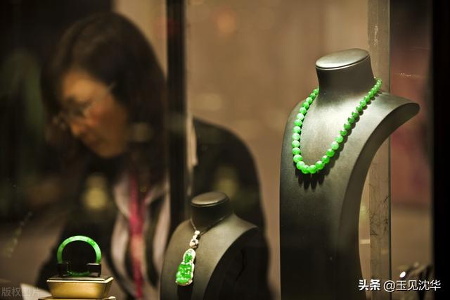 翡翠的价格趋势的简单介绍-第5张图片-翡翠网 翡翠的价格趋势的简单介绍-第5张图片-翡翠网