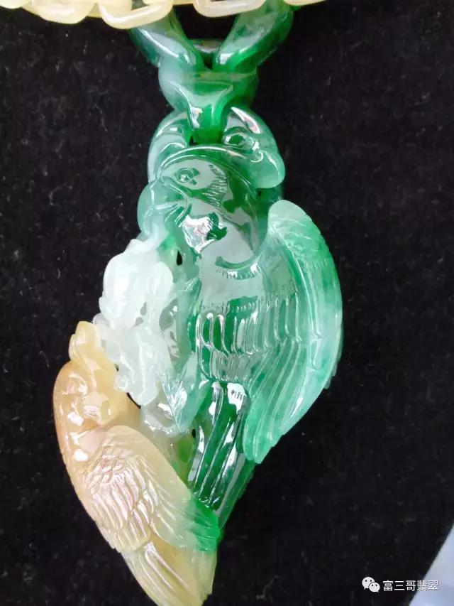 三彩翡翠手镯贵吗,三彩翡翠原石值钱吗-第14张图片-翡翠网 三彩翡翠手镯贵吗,三彩翡翠原石值钱吗-第14张图片-翡翠网