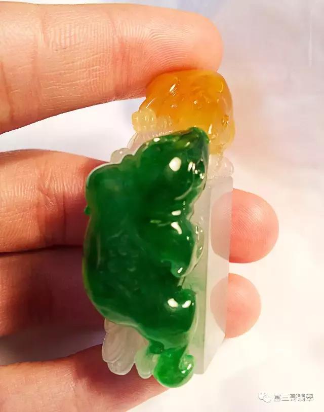 三彩翡翠手镯贵吗,三彩翡翠原石值钱吗-第20张图片-翡翠网 三彩翡翠手镯贵吗,三彩翡翠原石值钱吗-第20张图片-翡翠网