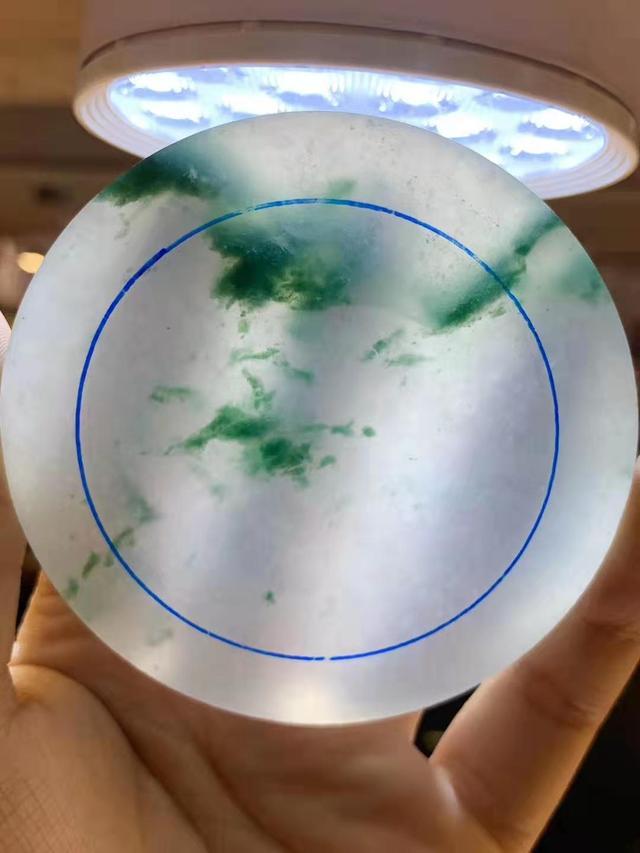 冰种翡翠原石翡翠原石饼-第2张图片-翡翠网 冰种翡翠原石翡翠原石饼-第2张图片-翡翠网