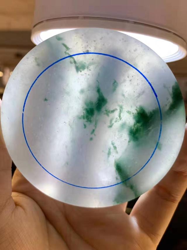 冰种翡翠原石翡翠原石饼-第6张图片-翡翠网 冰种翡翠原石翡翠原石饼-第6张图片-翡翠网