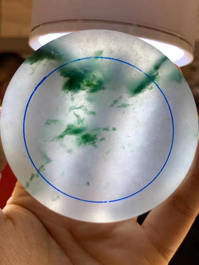 冰种翡翠原石翡翠原石饼-第7张图片-翡翠网 冰种翡翠原石翡翠原石饼-第7张图片-翡翠网